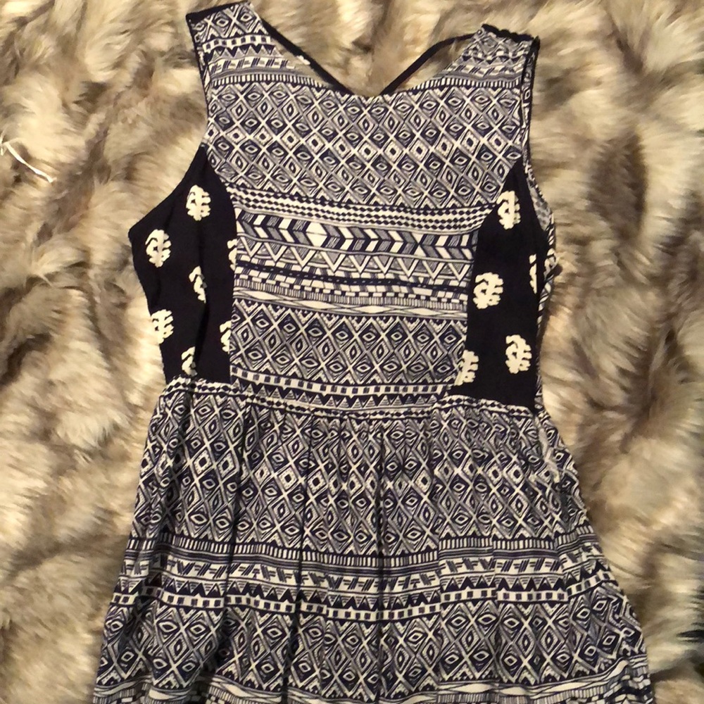 Flattering patterned dress!